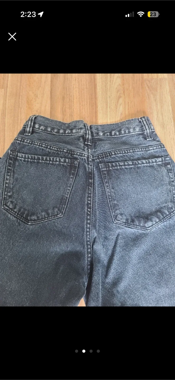 The Giraffe Studio Jeans - Size S image indicator(2)