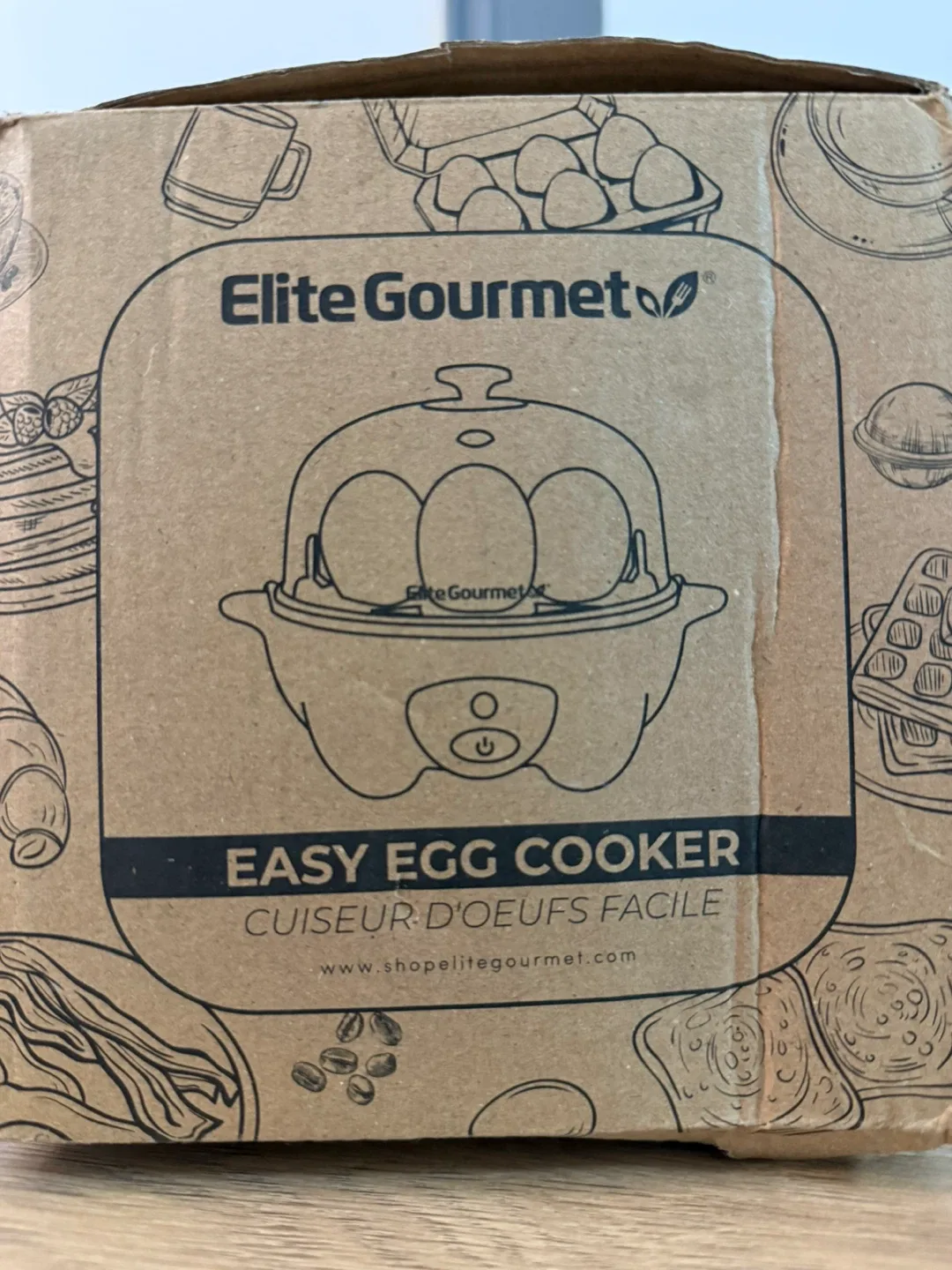 Elite Gourmet Easy Egg Cooker - Cooks 7 Eggs image indicator(2)