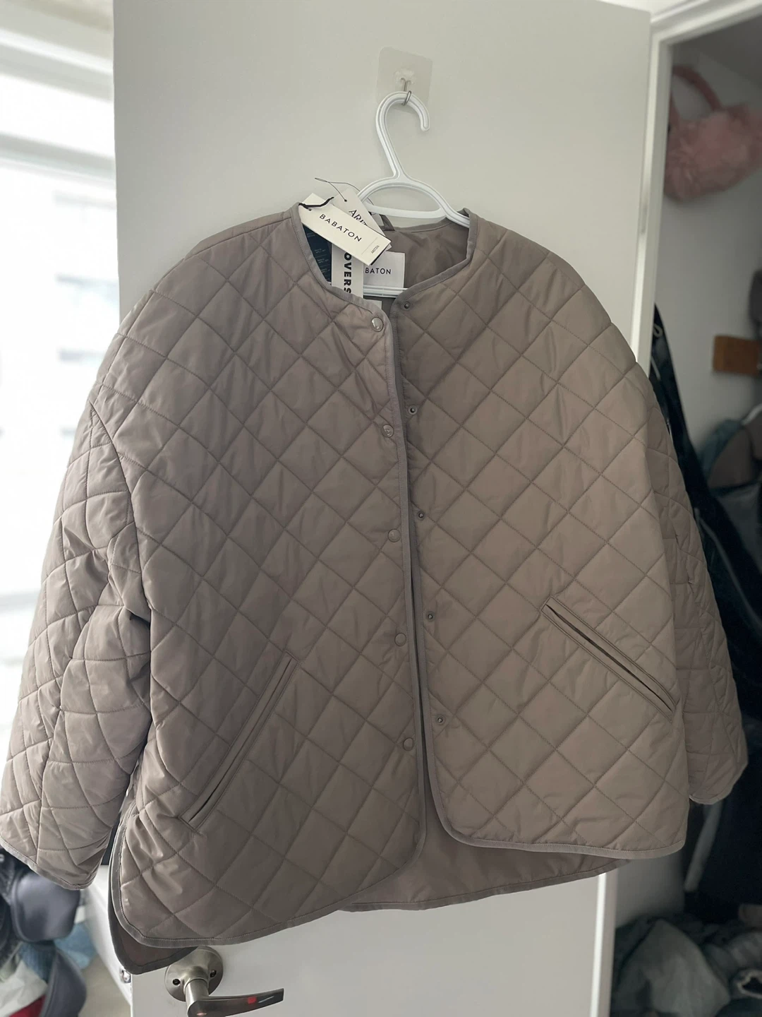 BRAND NEW Aritzia Babaton Quilted Jacket - Size M