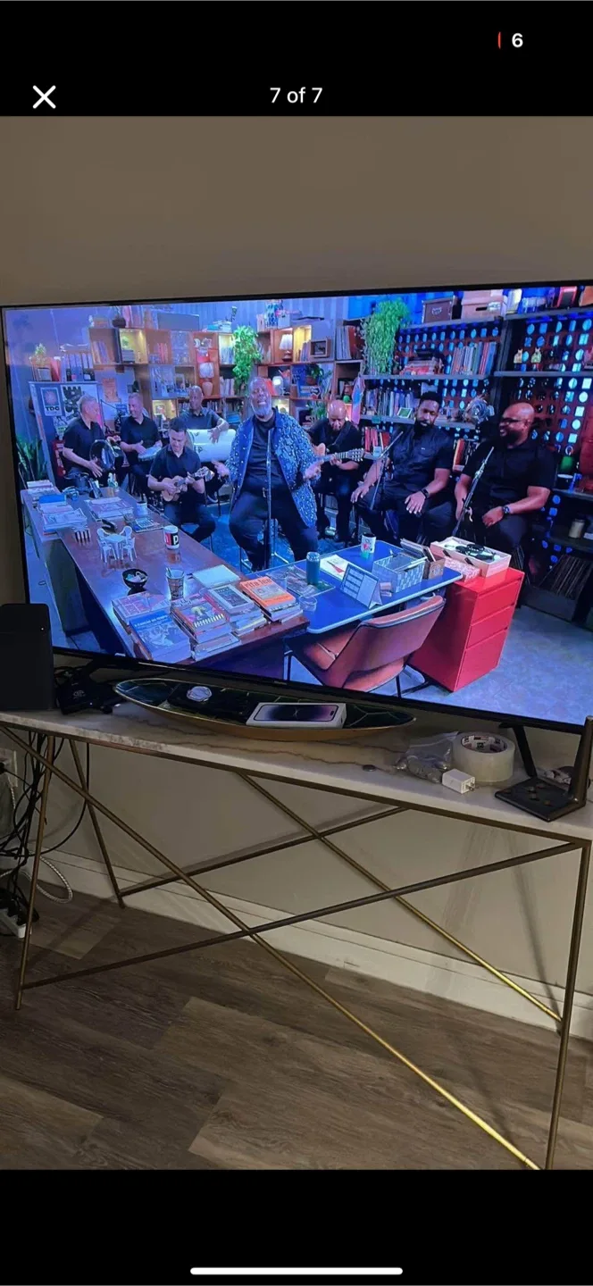 58” Hisense TV image indicator(6)