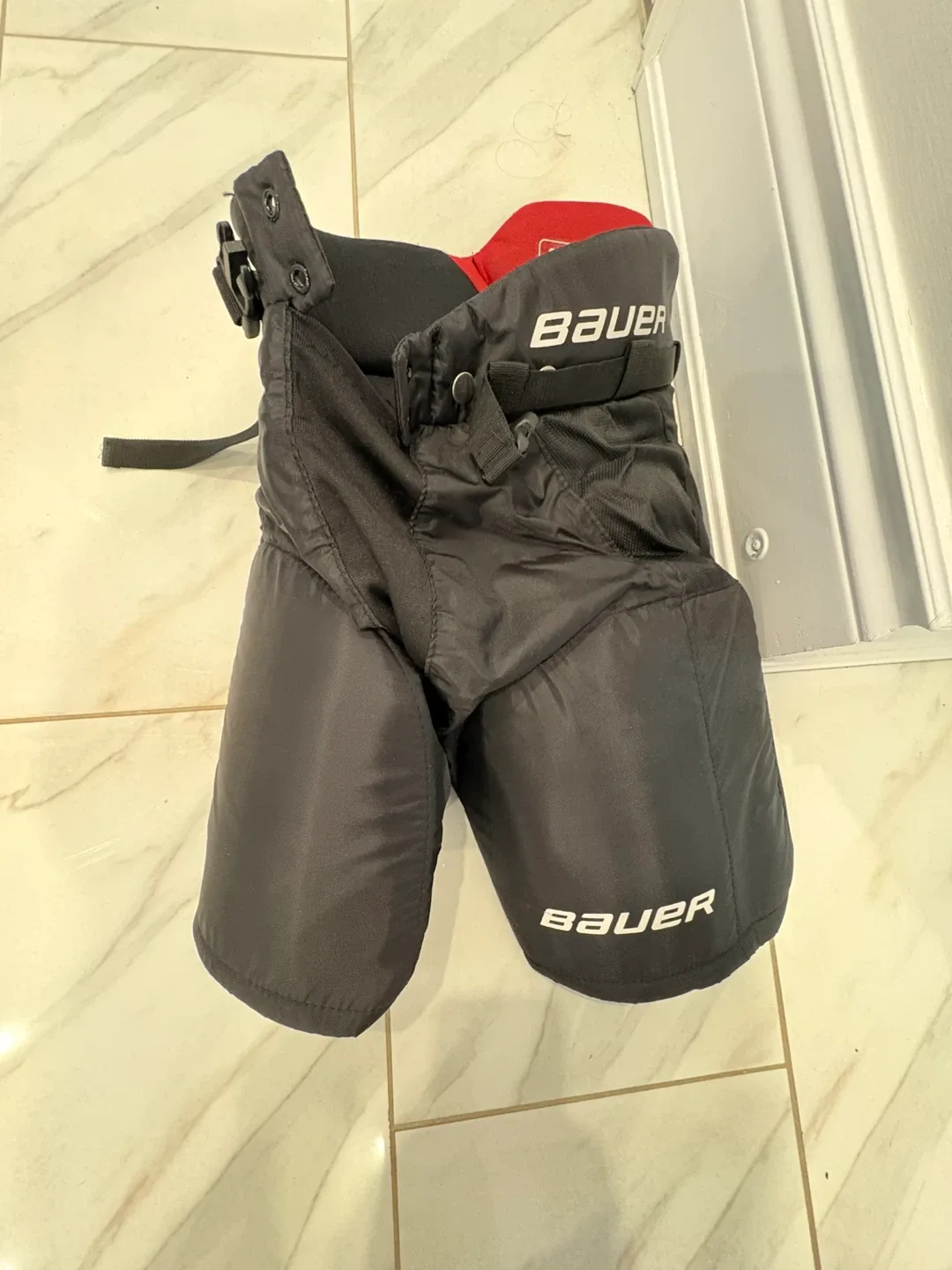 Bauer Hockey Gear - Jr. L/G & M/M image indicator(4)