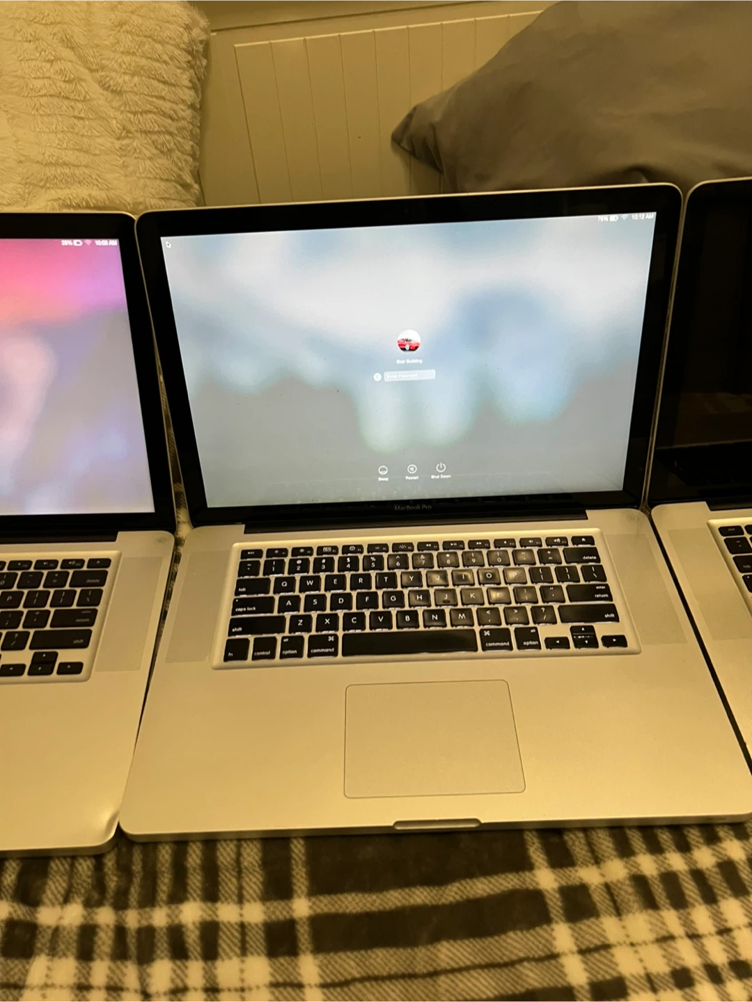 Selling 3 15 inch Apple MacBook Pro laptop, model number A1286 - photo 3