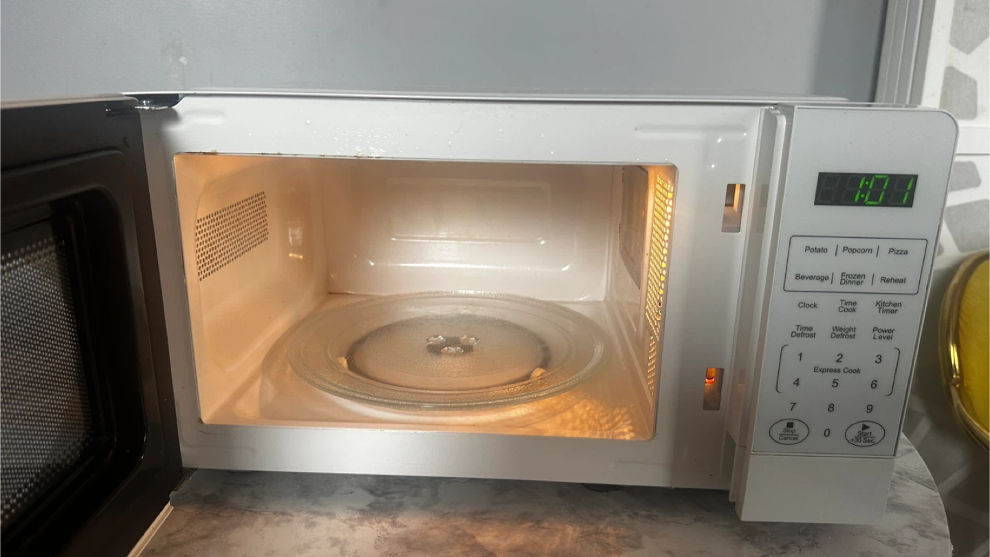 Nostalgia Microwave Oven - photo 3