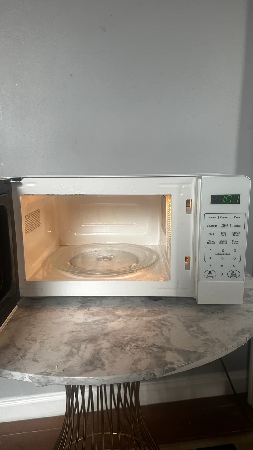 Nostalgia Microwave Oven - photo 2