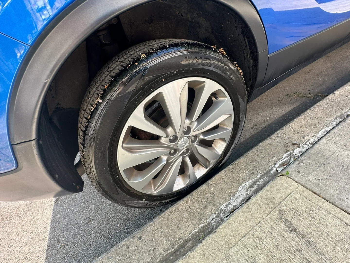 2017 Buick Encore SUV - Blue image indicator(7)