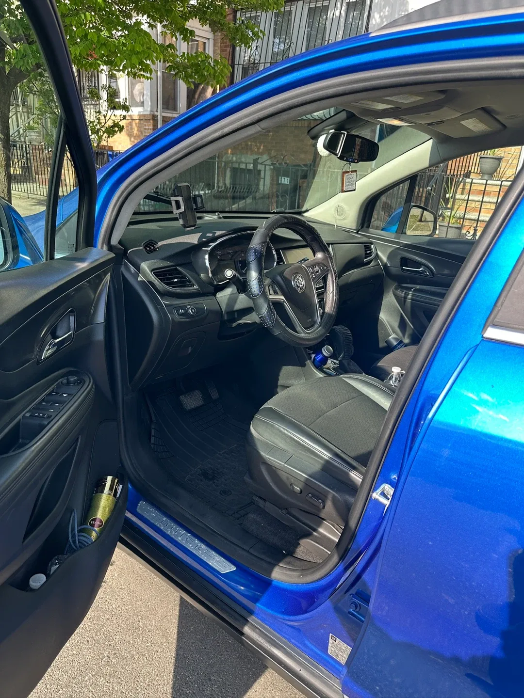 2017 Buick Encore SUV - Blue image indicator(10)