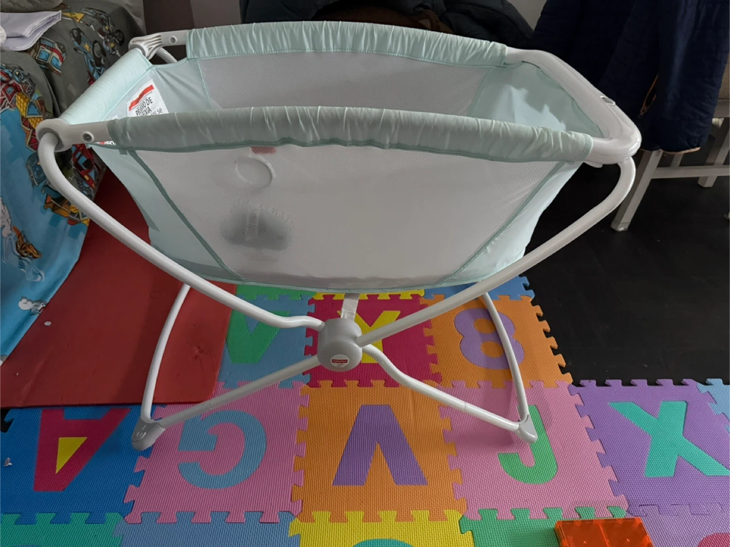 Fisher-Price Soothing Motions Bassinet - Portable
