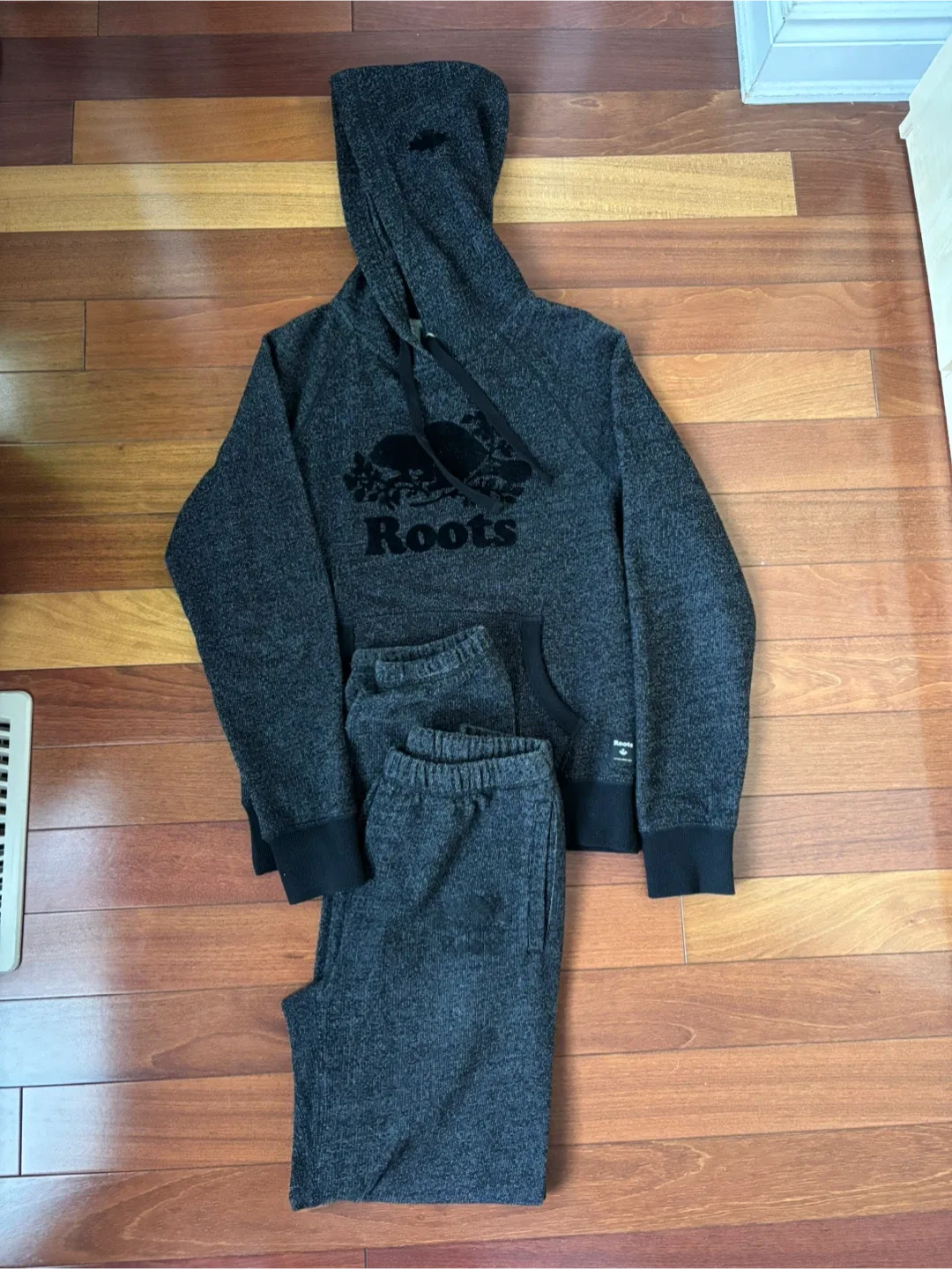 Roots XS/TP Hoodie & Sweatpants Set