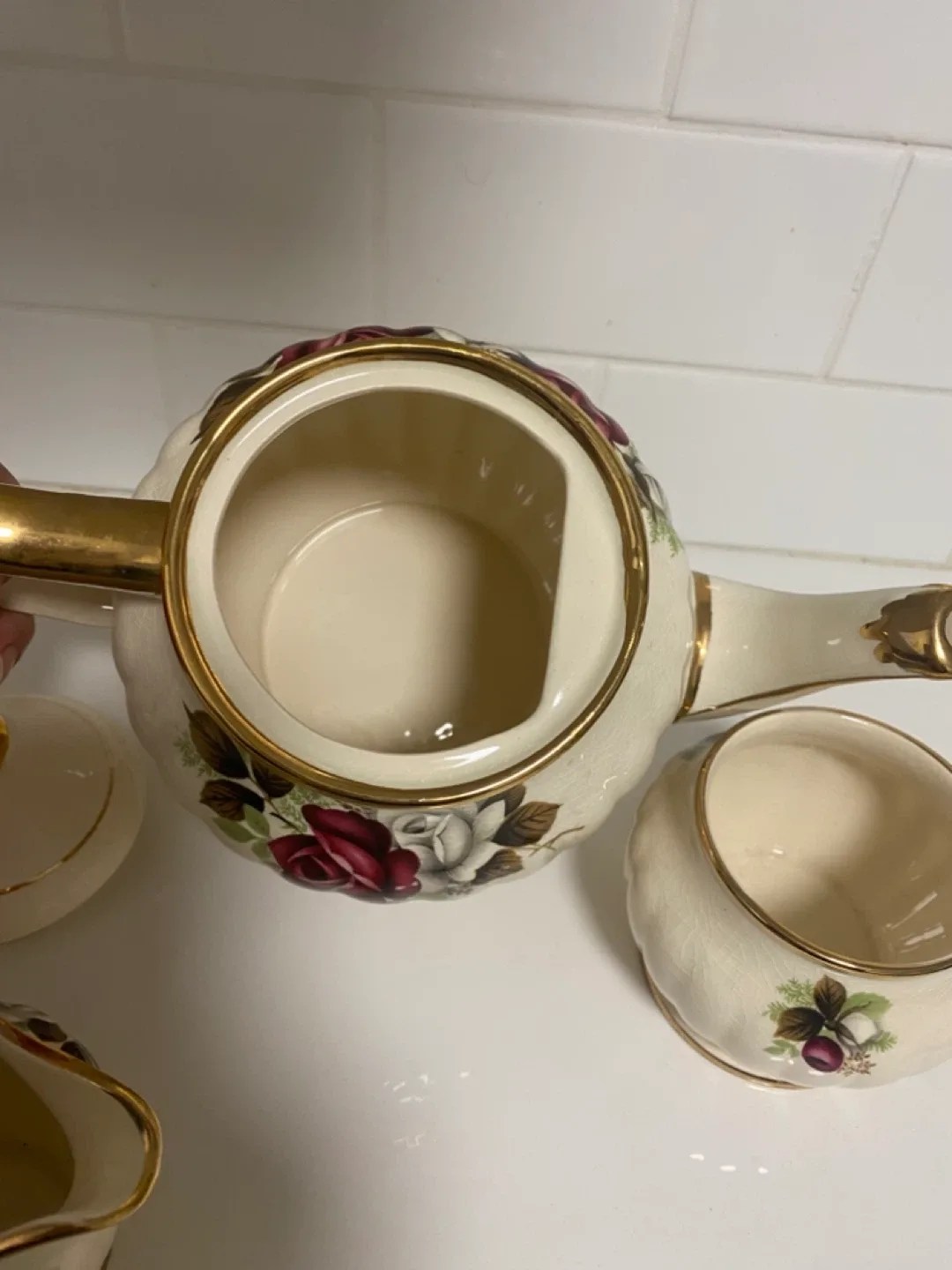 Vintage Tea Set with Floral Design image indicator(4)