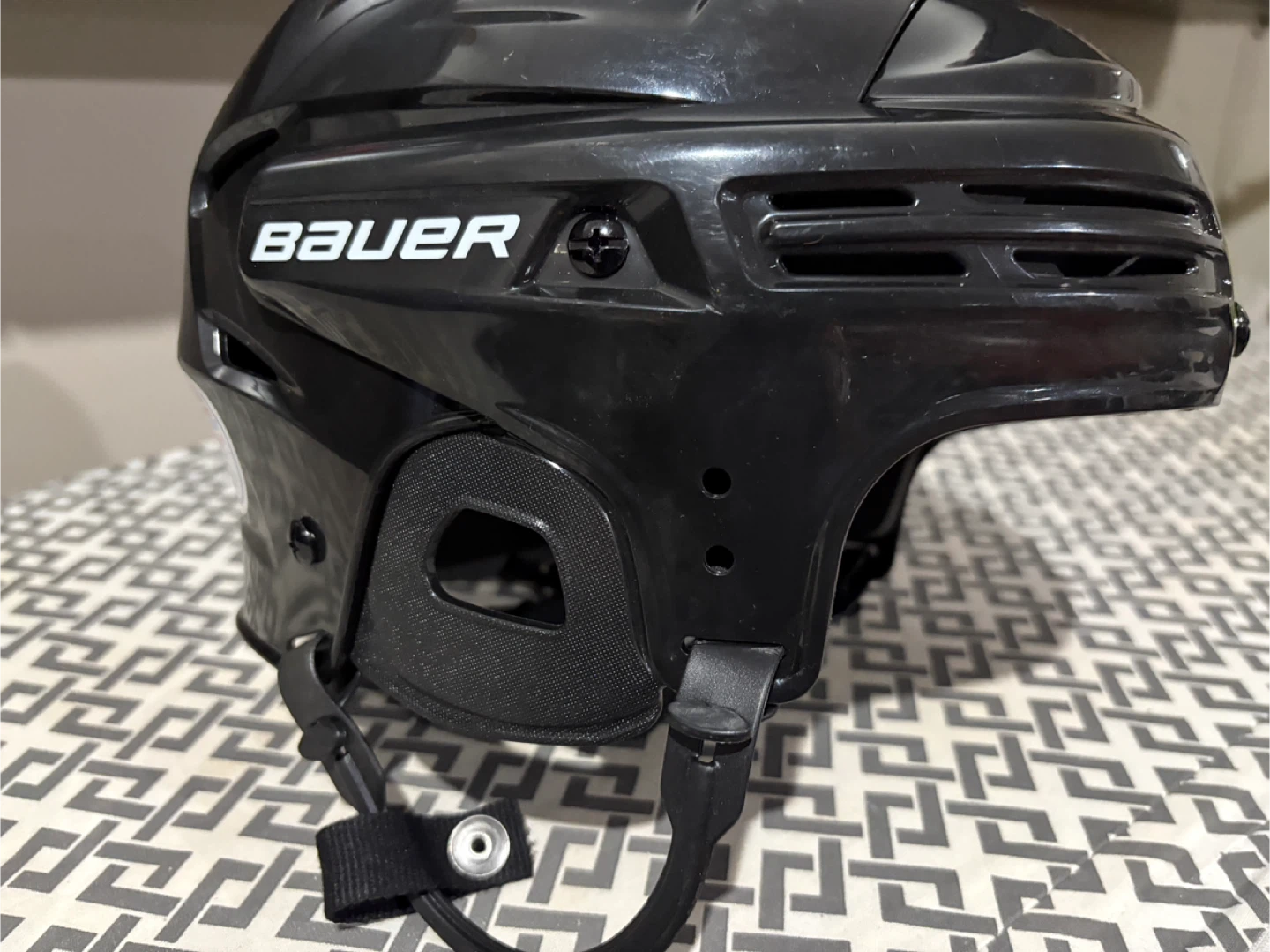 Medium Bauer Hockey/Skating Helmet - Black for Kids
