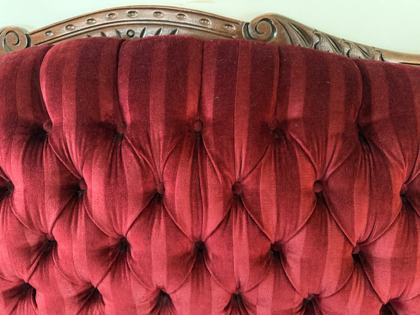 Vintage couch and chair image indicator(3)