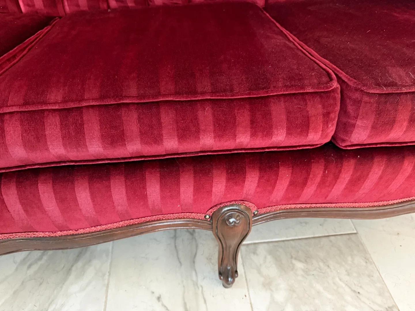 Vintage couch and chair image indicator(4)