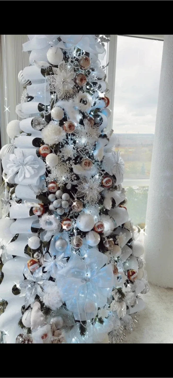 Realistic FEEL-REAL 7.5 ft Artificial Christmas Tree image indicator(7)