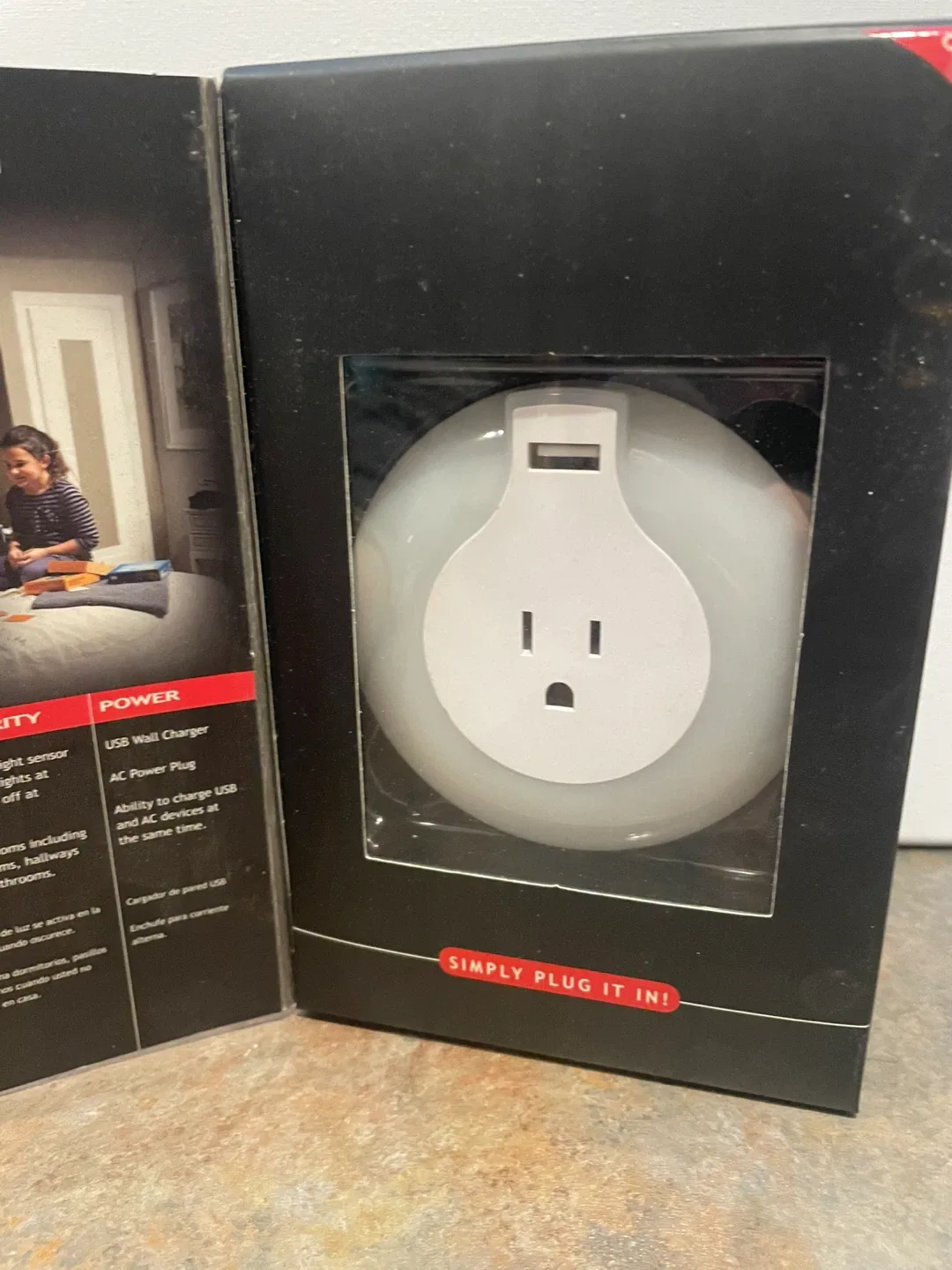 BNIB - MAX Safety Alert Light & Color Night Light USB Charger image indicator(3)