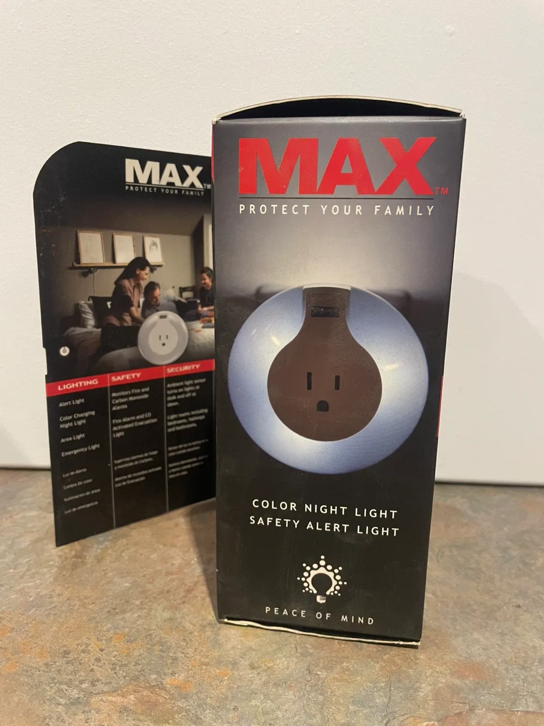 BNIB - MAX Safety Alert Light & Color Night Light USB Charger image indicator(4)