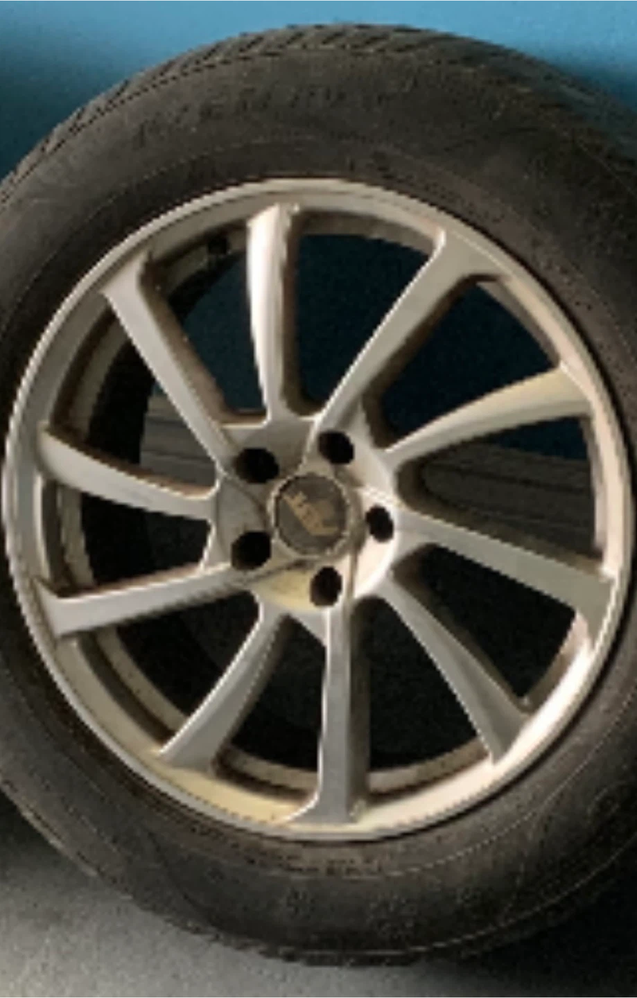 Set of 4 Rims & Tires235/60R18