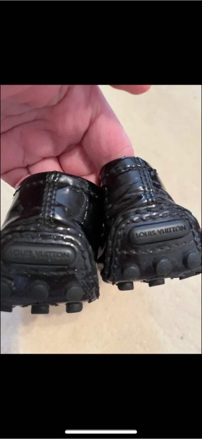 Authentic Louis Vuitton Black Patent Leather Ballet Flats image indicator(4)