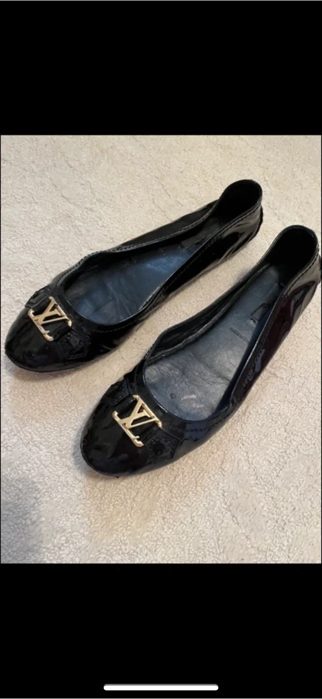 Authentic Louis Vuitton Black Patent Leather Ballet Flats image indicator(2)