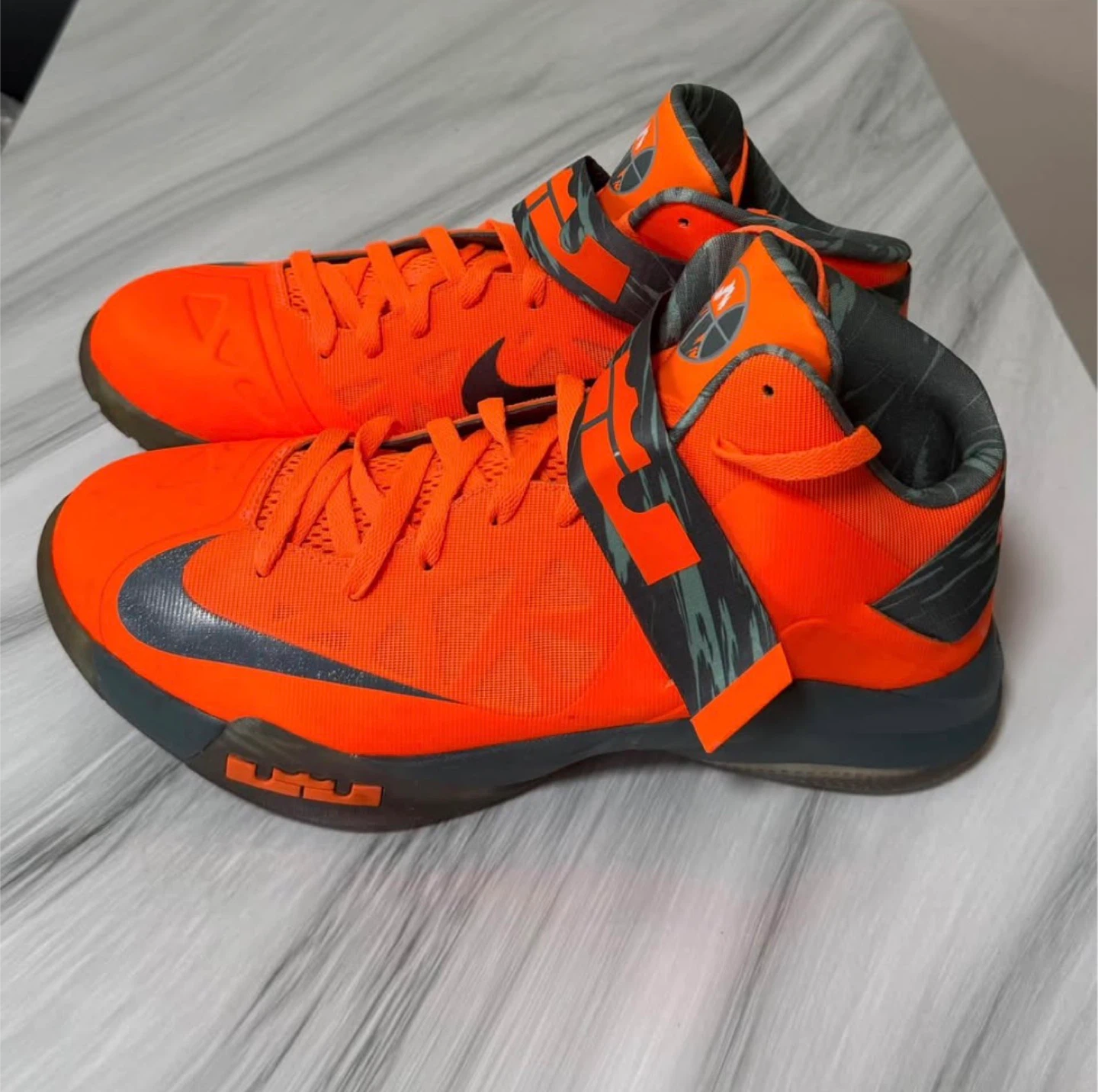 Nike LeBron James Basketball Shoes - photo 2