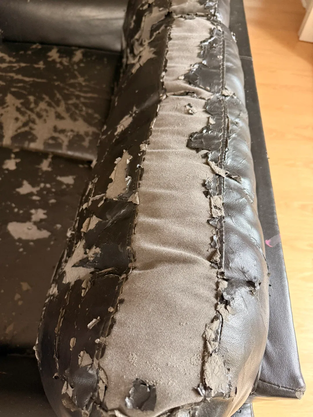 Black Leather Couch - Heavily Used image indicator(3)