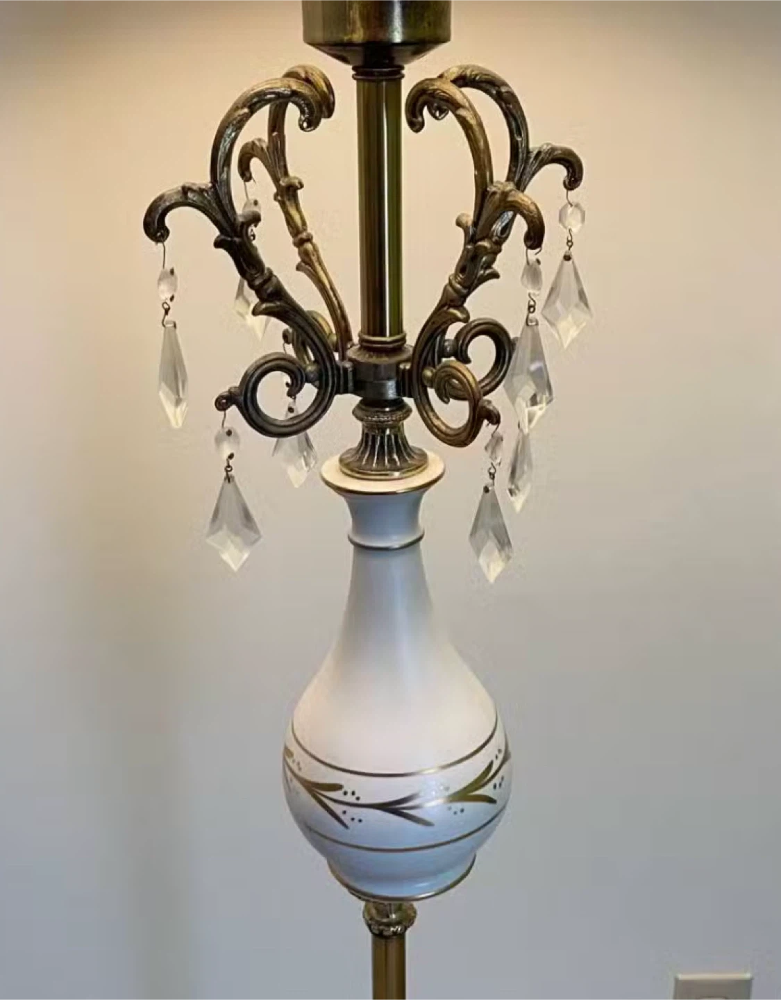 Vintage Floor Lamp with Crystal Accents - photo 2