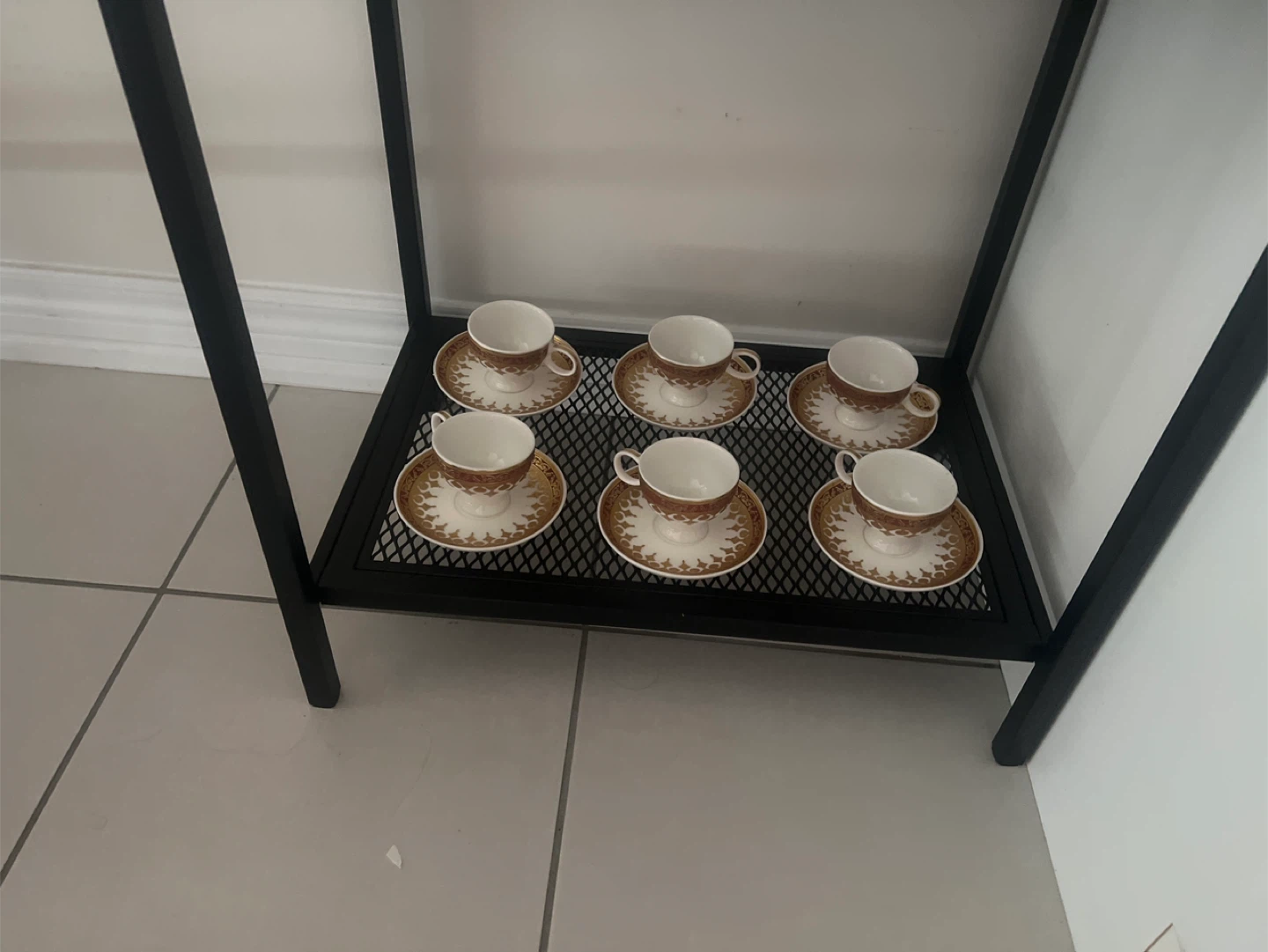 Vintage Tea Cup and Saucer Set - 6 Pieces