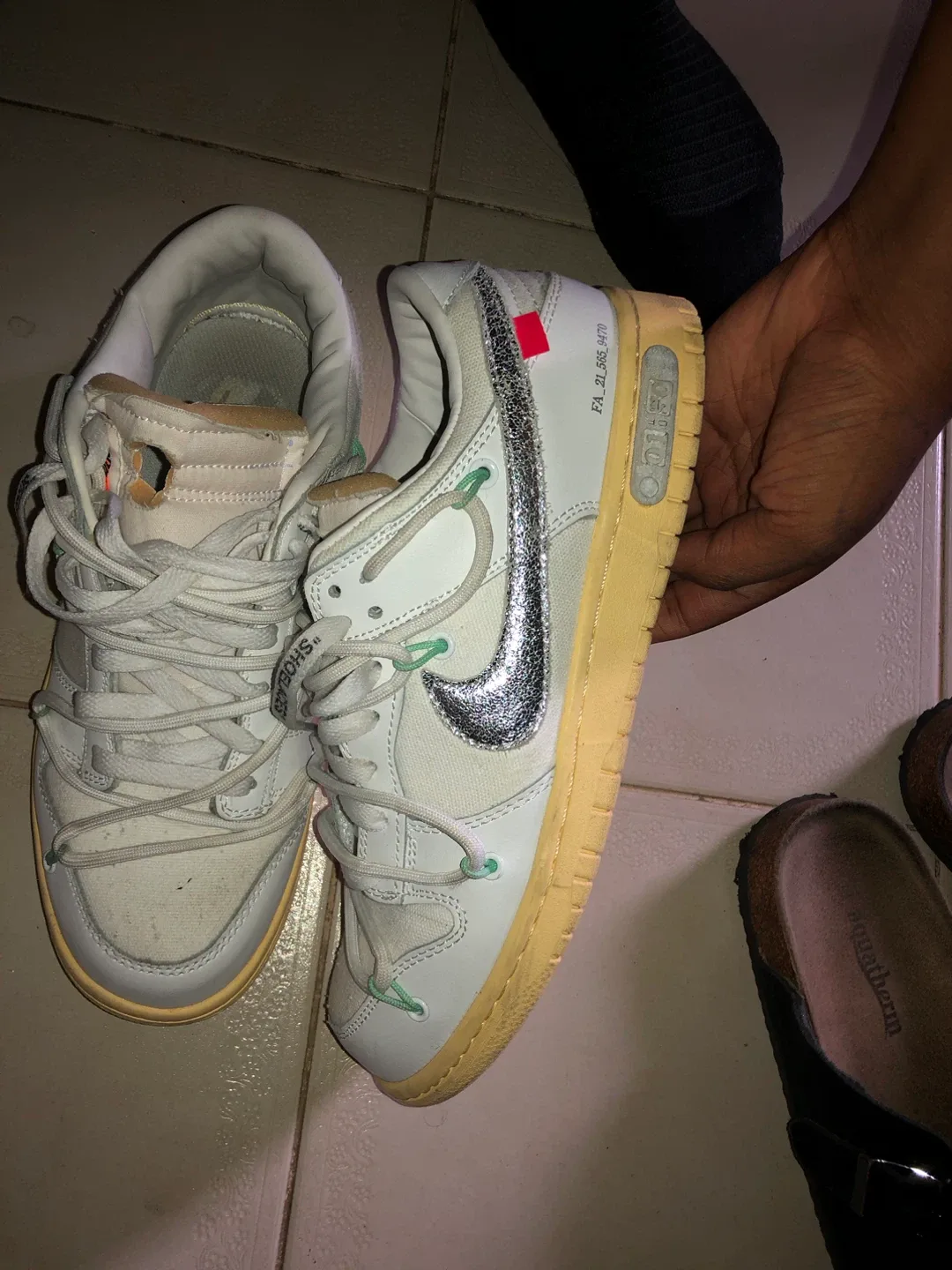 Nike x Off-White Dunk Low 'Lot 01 of 50' image indicator(3)