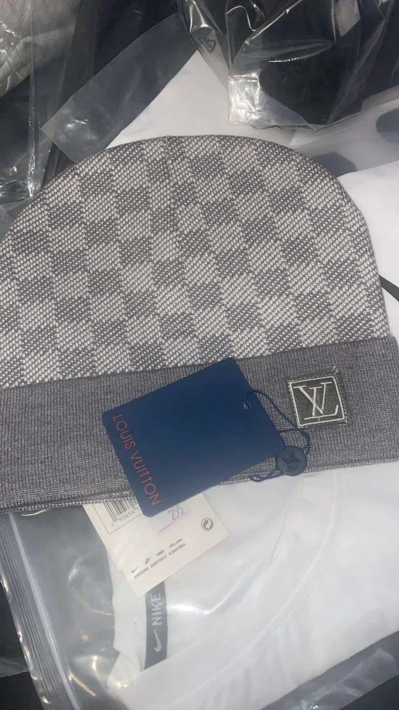 Louis Vuitton Damier Beanie image indicator(2)