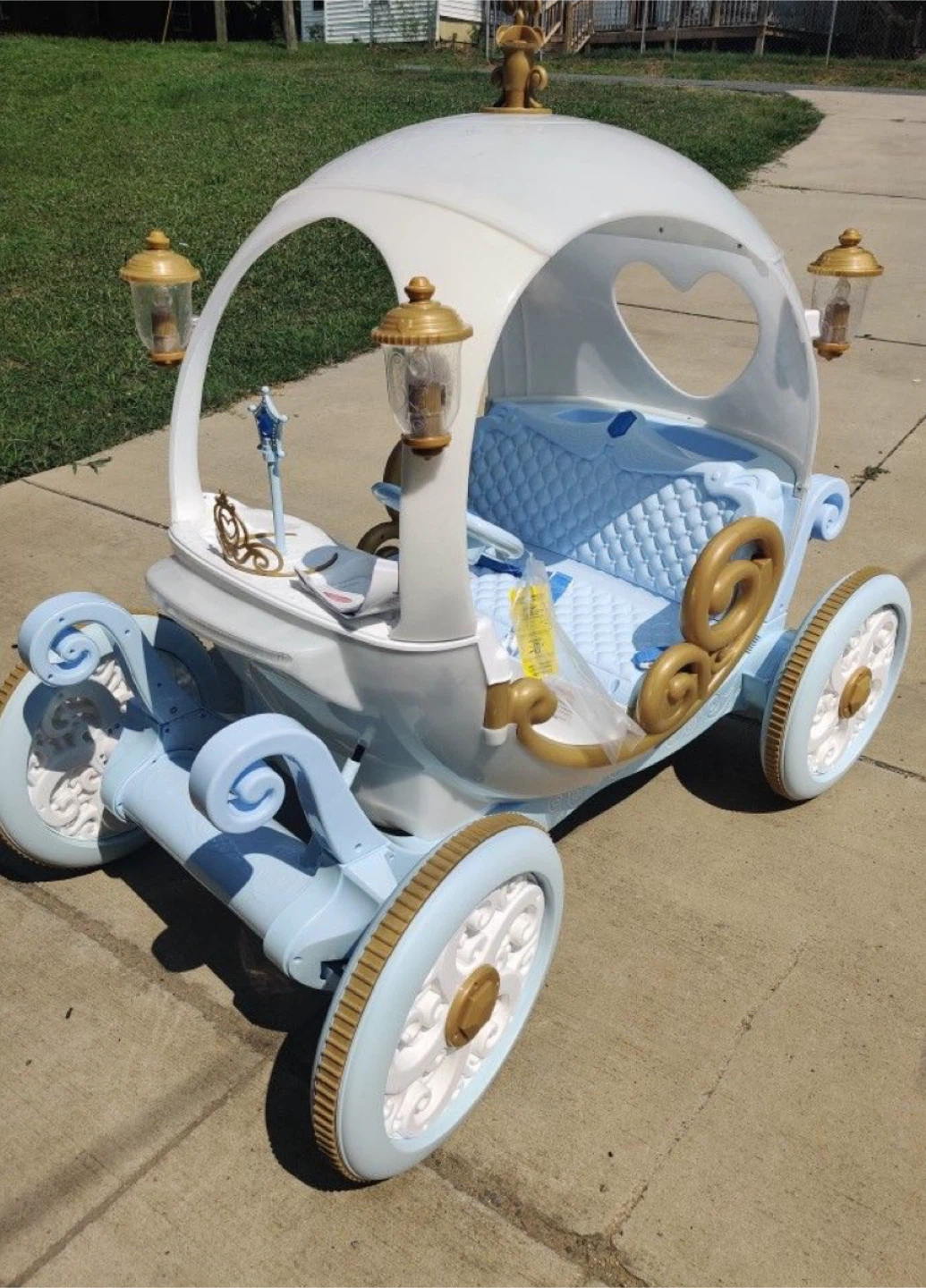 Dynacraft Disney Princess Cinderella Carriage 24V - photo 3