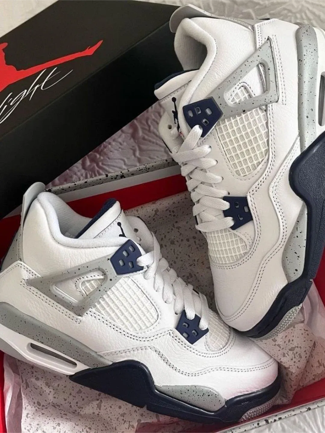 Nike Air Jordan 4 Retro Midnight Navy - Size 10.5 image indicator(2)