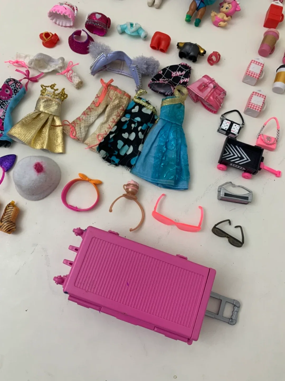 LOL Surprise Dolls & Accessories Lot - girls kids toys image indicator(5)