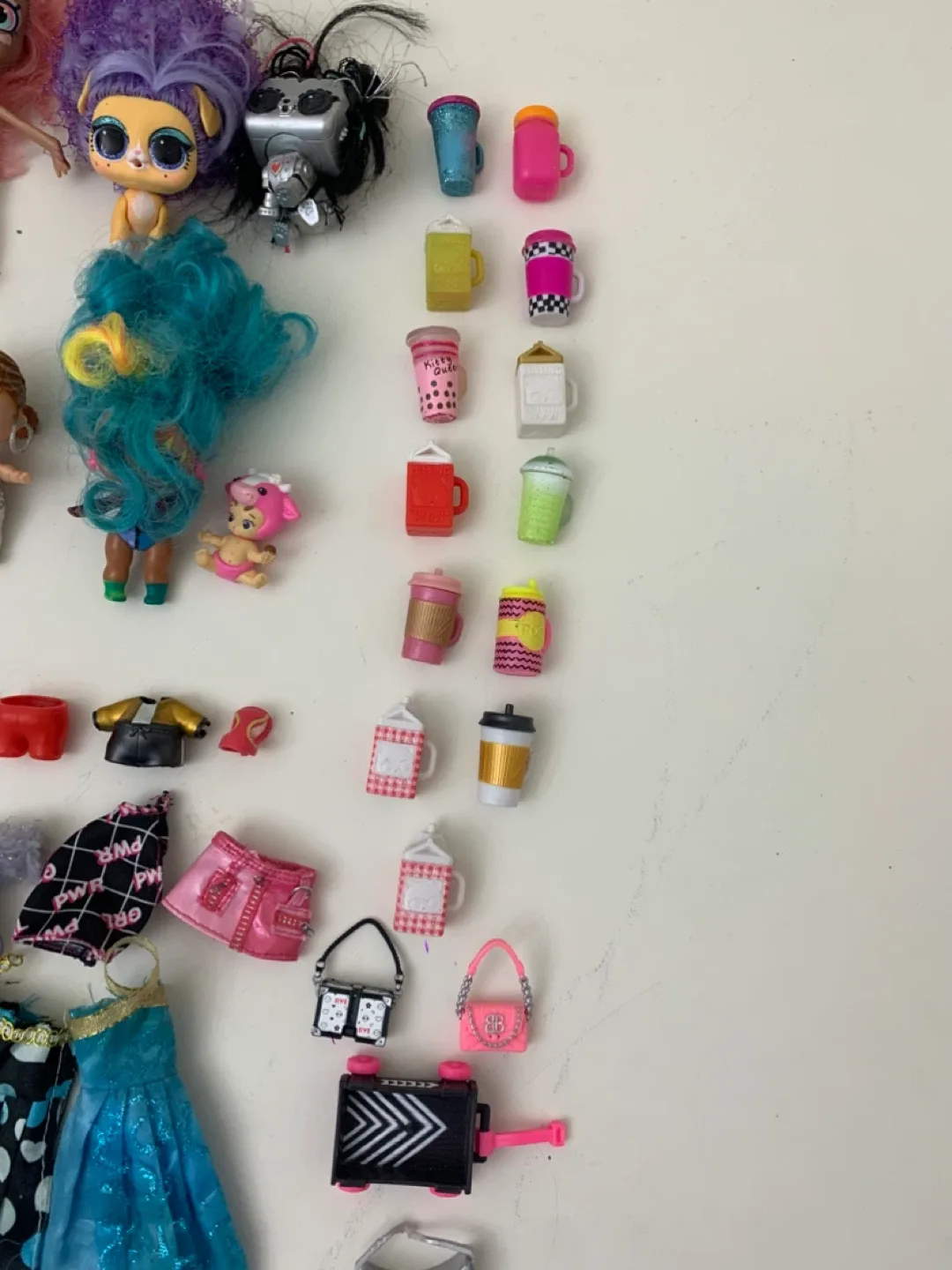 LOL Surprise Dolls & Accessories Lot - girls kids toys image indicator(6)
