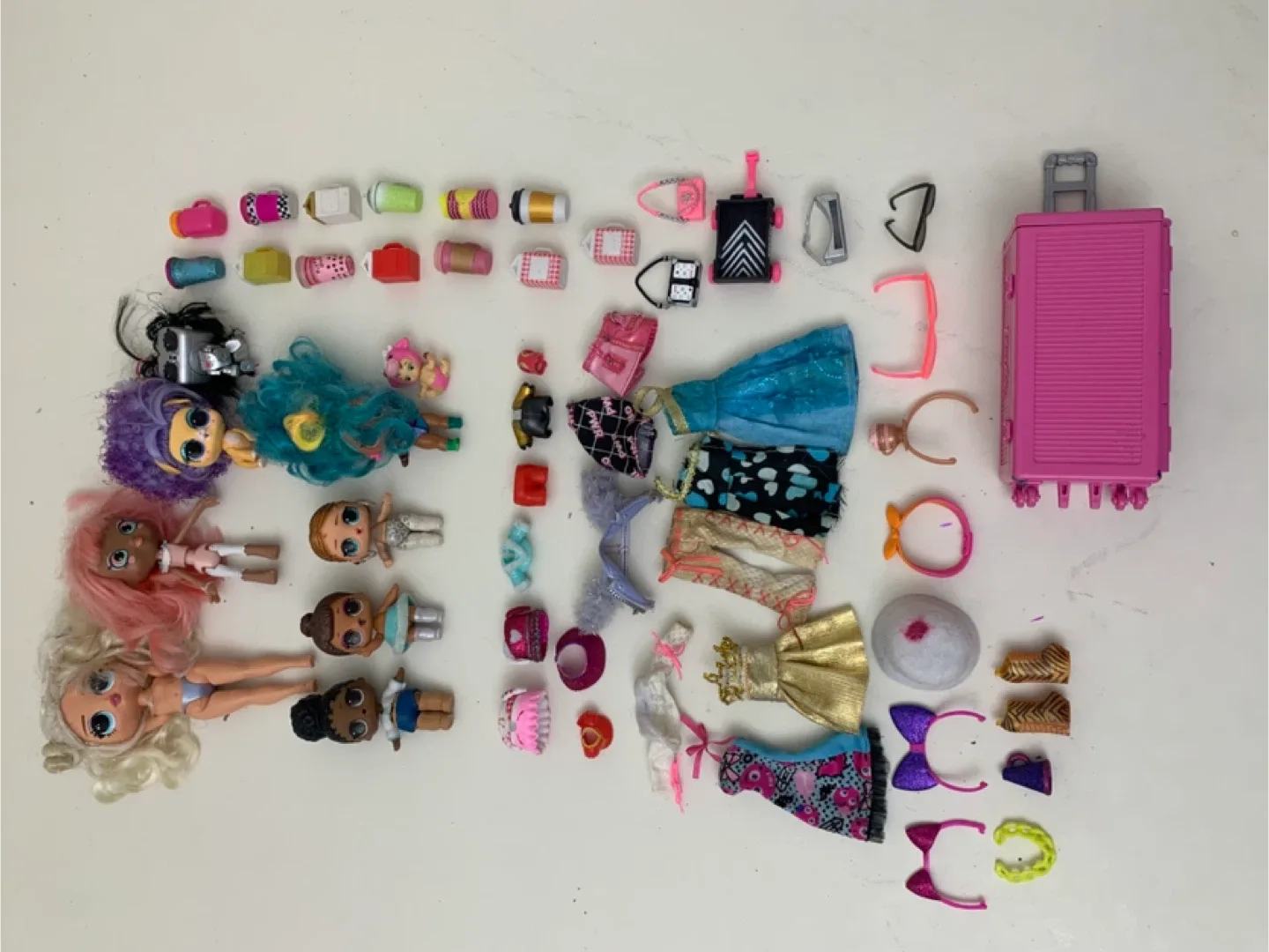 LOL Surprise Dolls & Accessories Lot - girls kids toys image indicator(2)