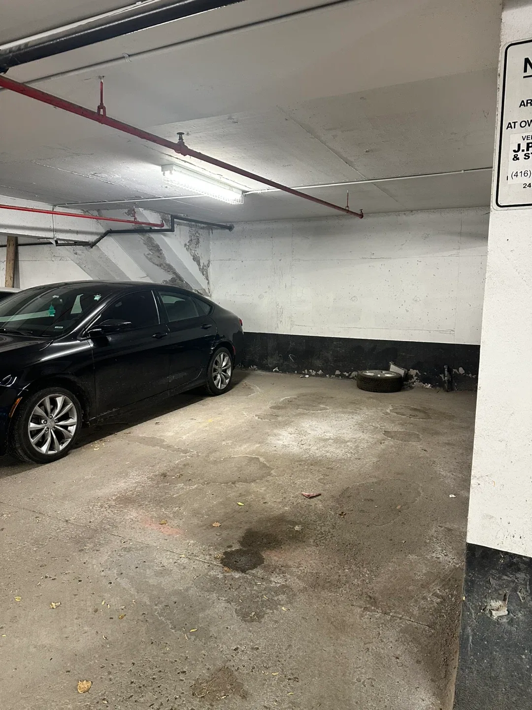 Renting 1 parking spot downtown by st Lawrence market image indicator(3)