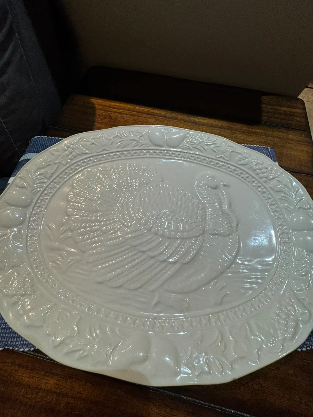 Large ceramic turkey design platter/ ceramic gravy boat image indicator(2)