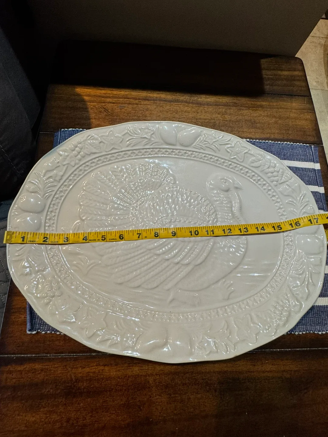 Large ceramic turkey design platter/ ceramic gravy boat image indicator(3)