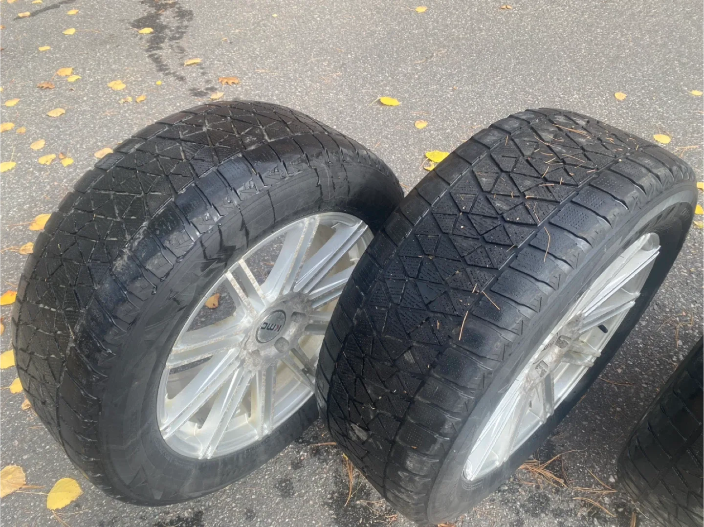 Winter tires alloy rims Ford 150/expedition  275/55 R20 image indicator(4)