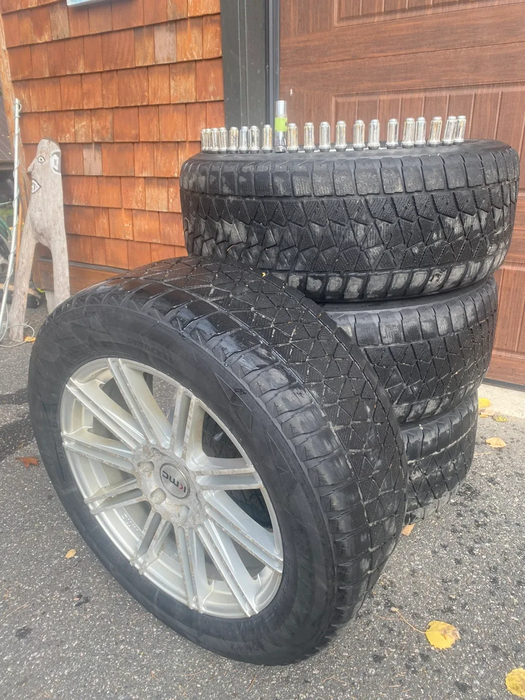 Winter tires alloy rims Ford 150/expedition  275/55 R20 image indicator(7)