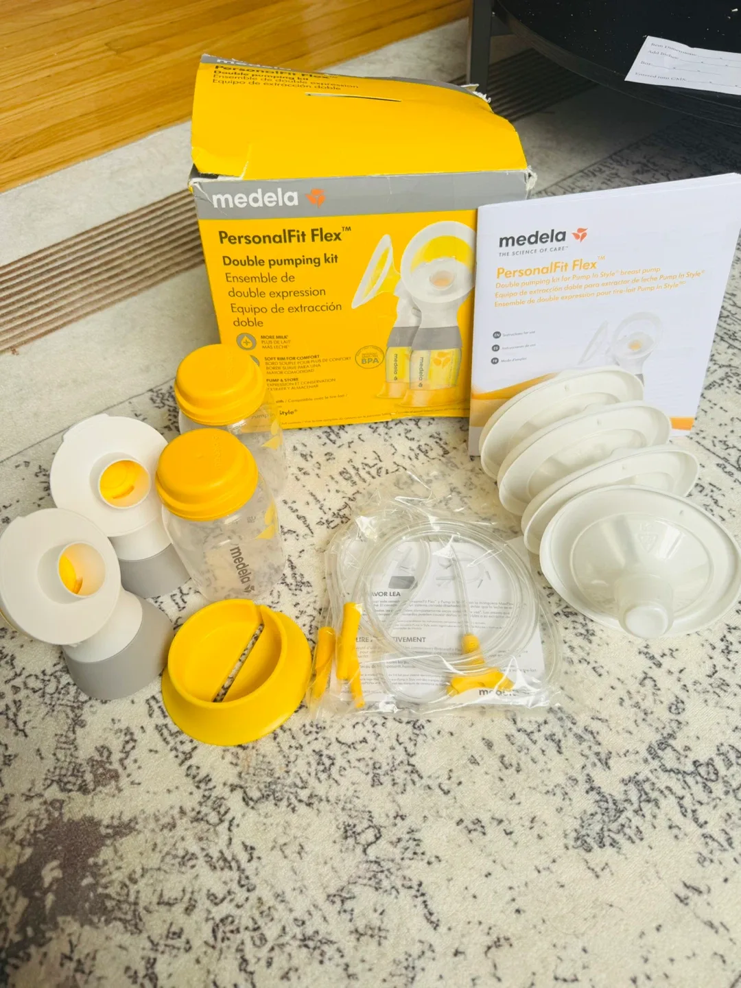 Medela PersonalFit Flex Double Pumping Kit thumbnail