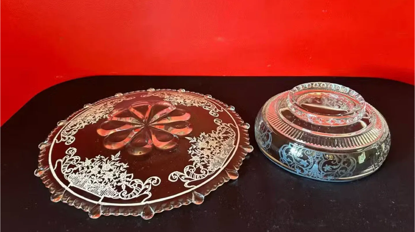 Vintage Glass Bowl and Plate Set image indicator(8)