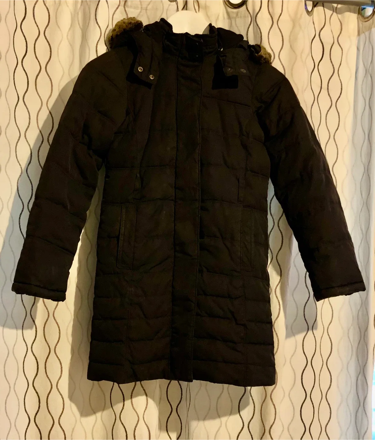 GapKids Black Puffer Coat - Size M image indicator(2)