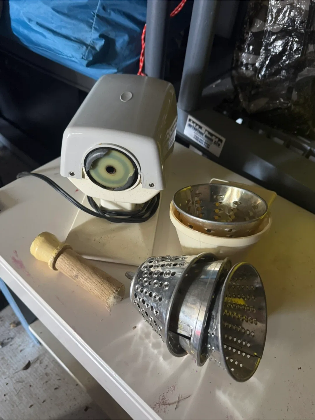 Moulinex Electric Salad Maker with Meat Grinder image indicator(2)