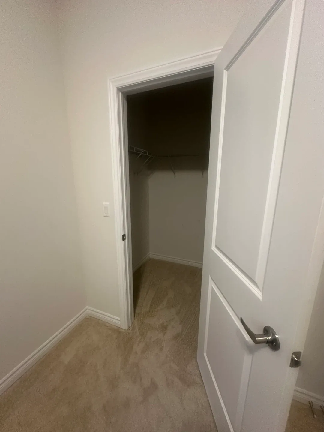 Room For Rent image indicator(3)