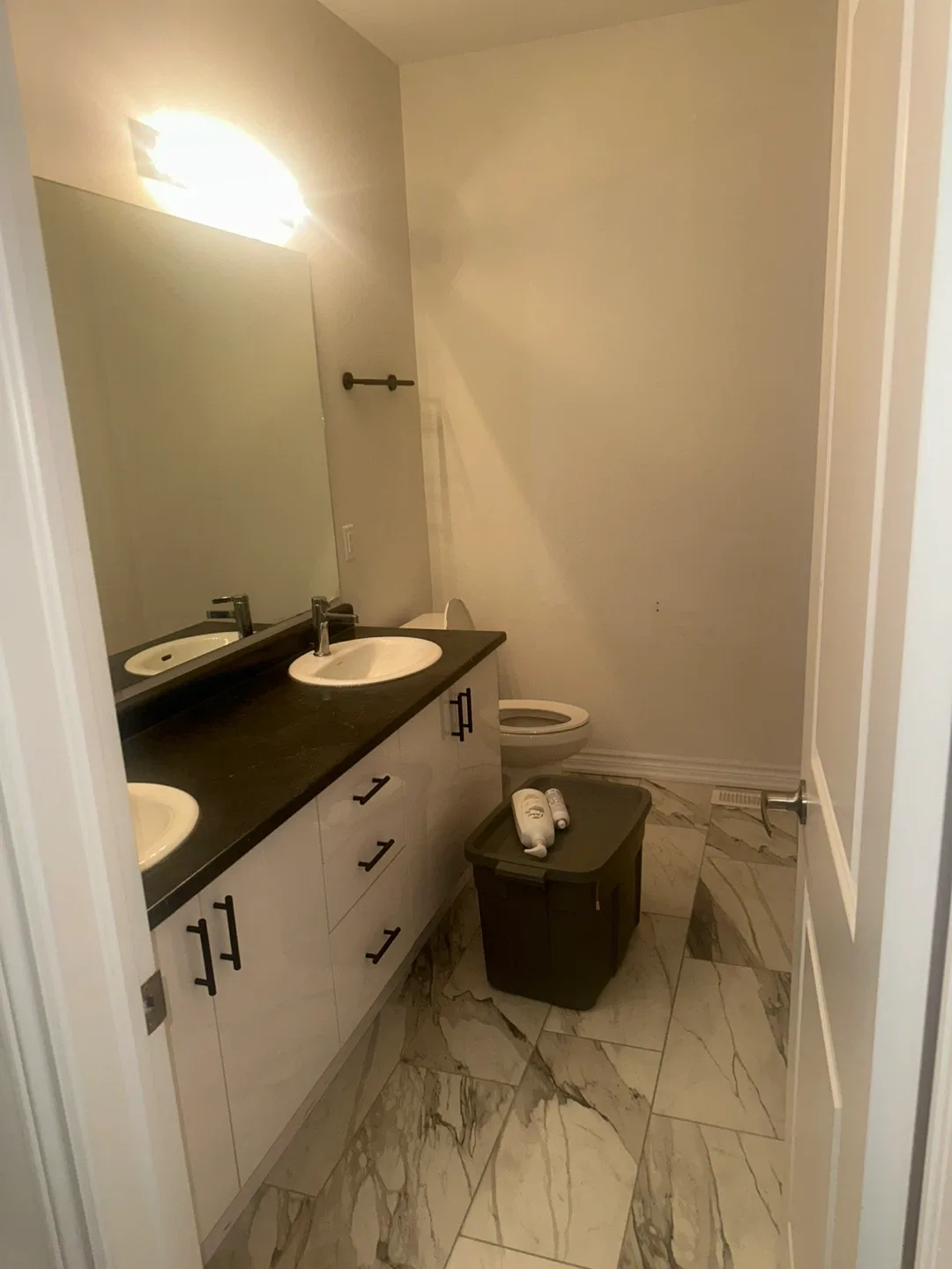 Room For Rent image indicator(8)