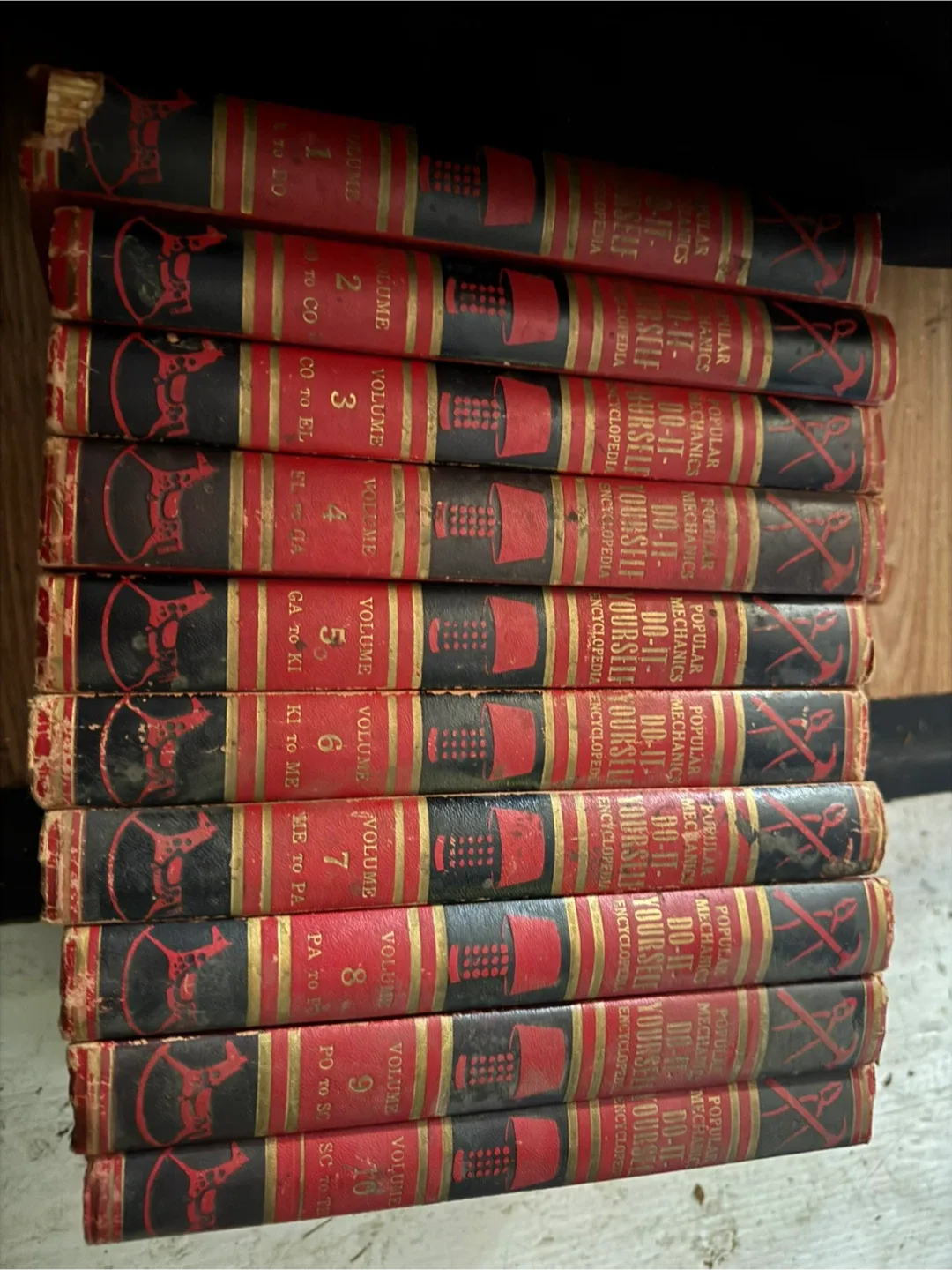 Popular Mechanics Do-It-Yourself Encyclopedia Set image indicator(2)