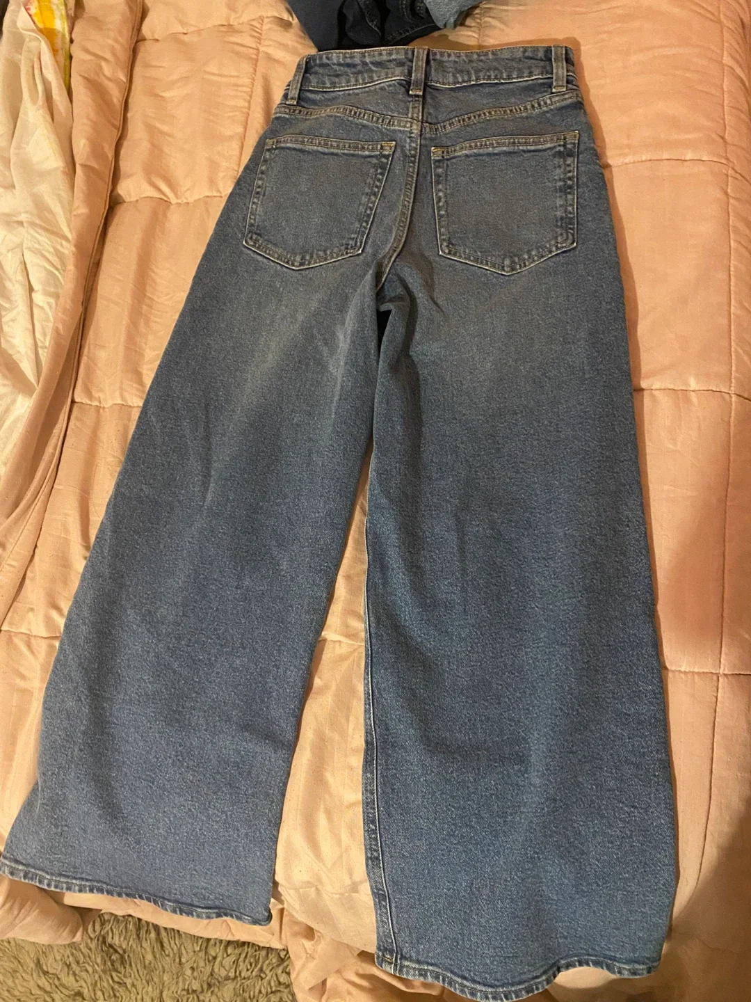 Baggy jeans image indicator(2)