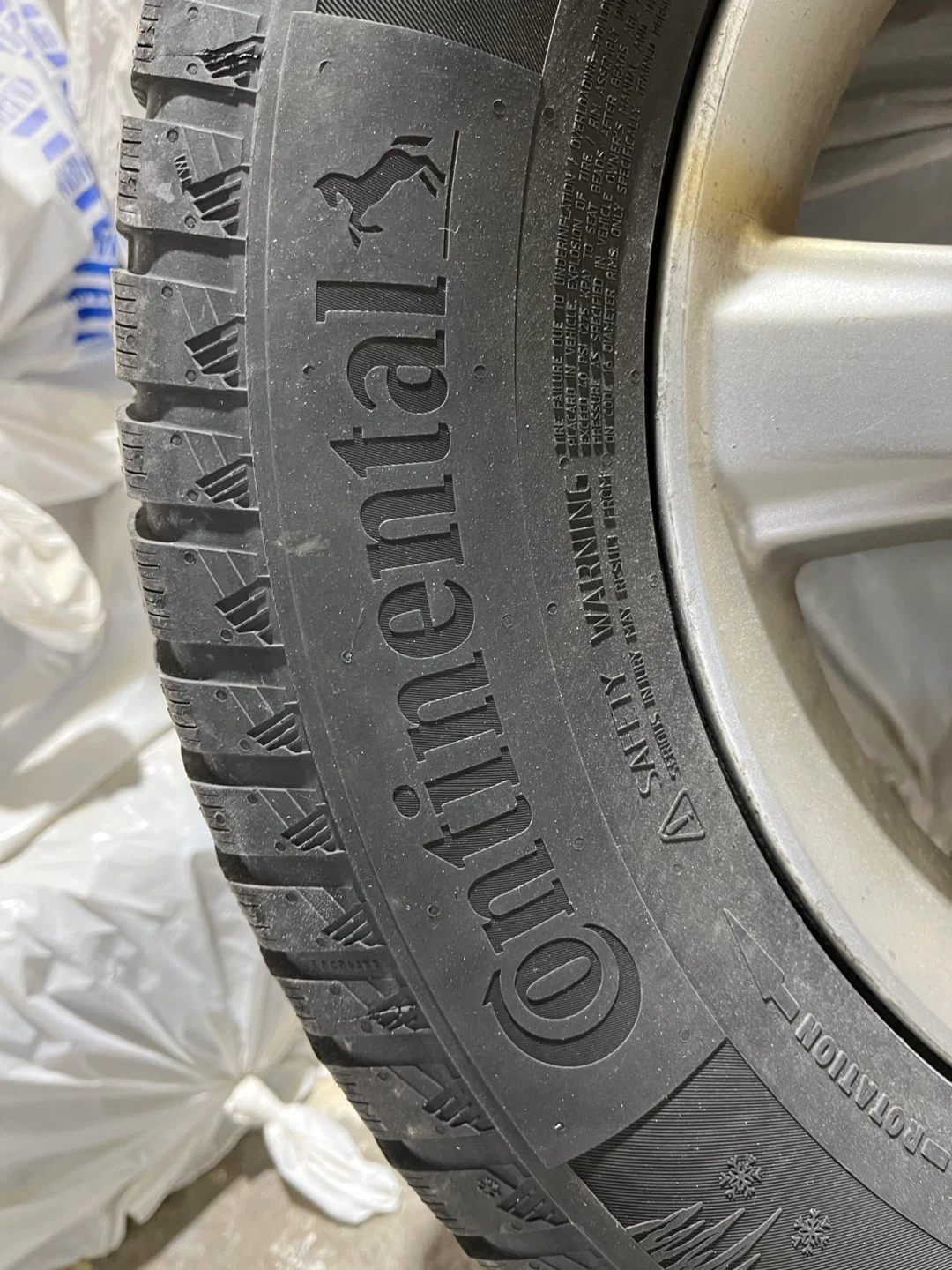 Continental WinterContact SI Plus Tire 215/70R16 - photo 2