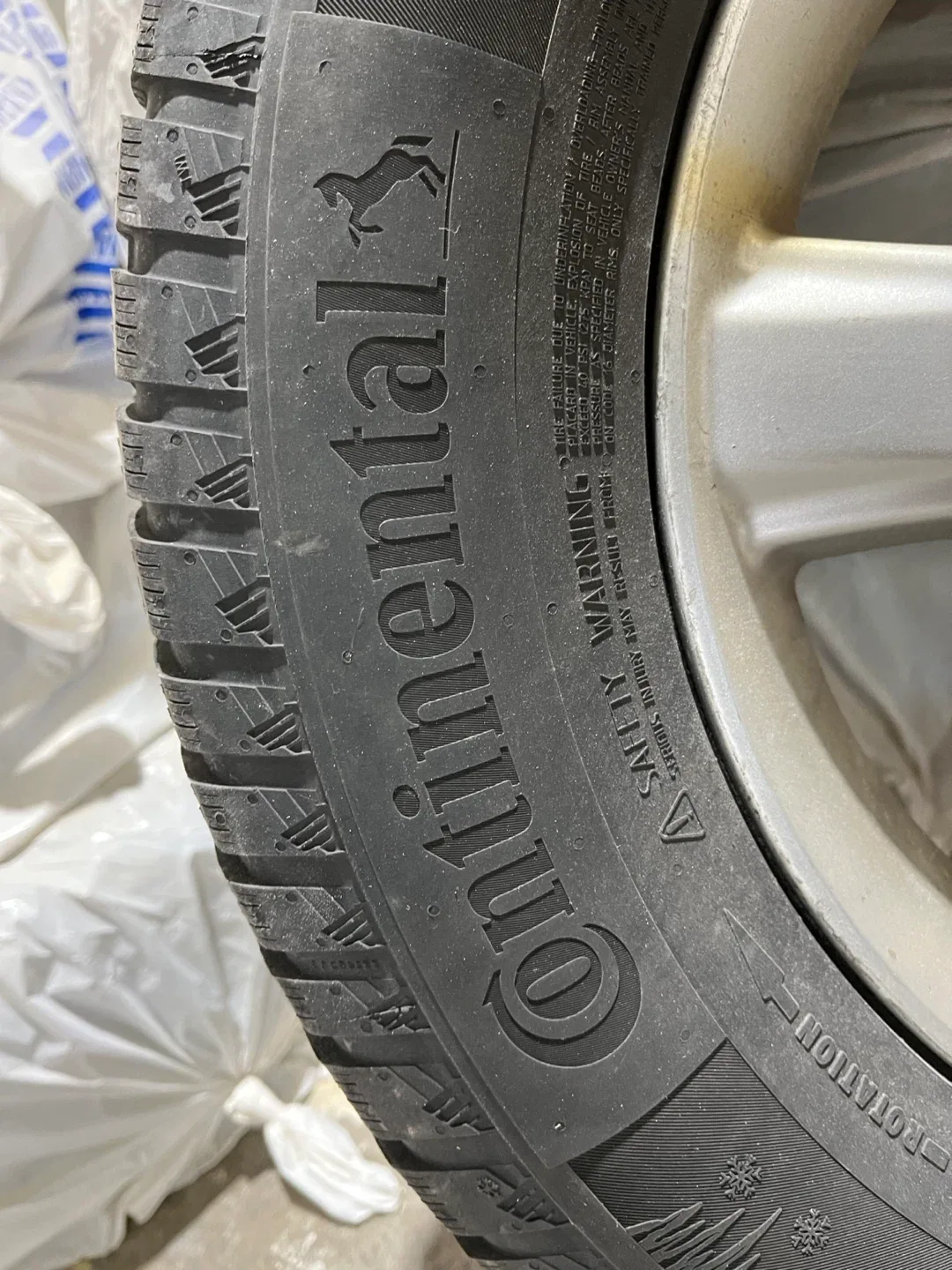 Continental WinterContact SI Plus Tire 215/70R16 image indicator(2)