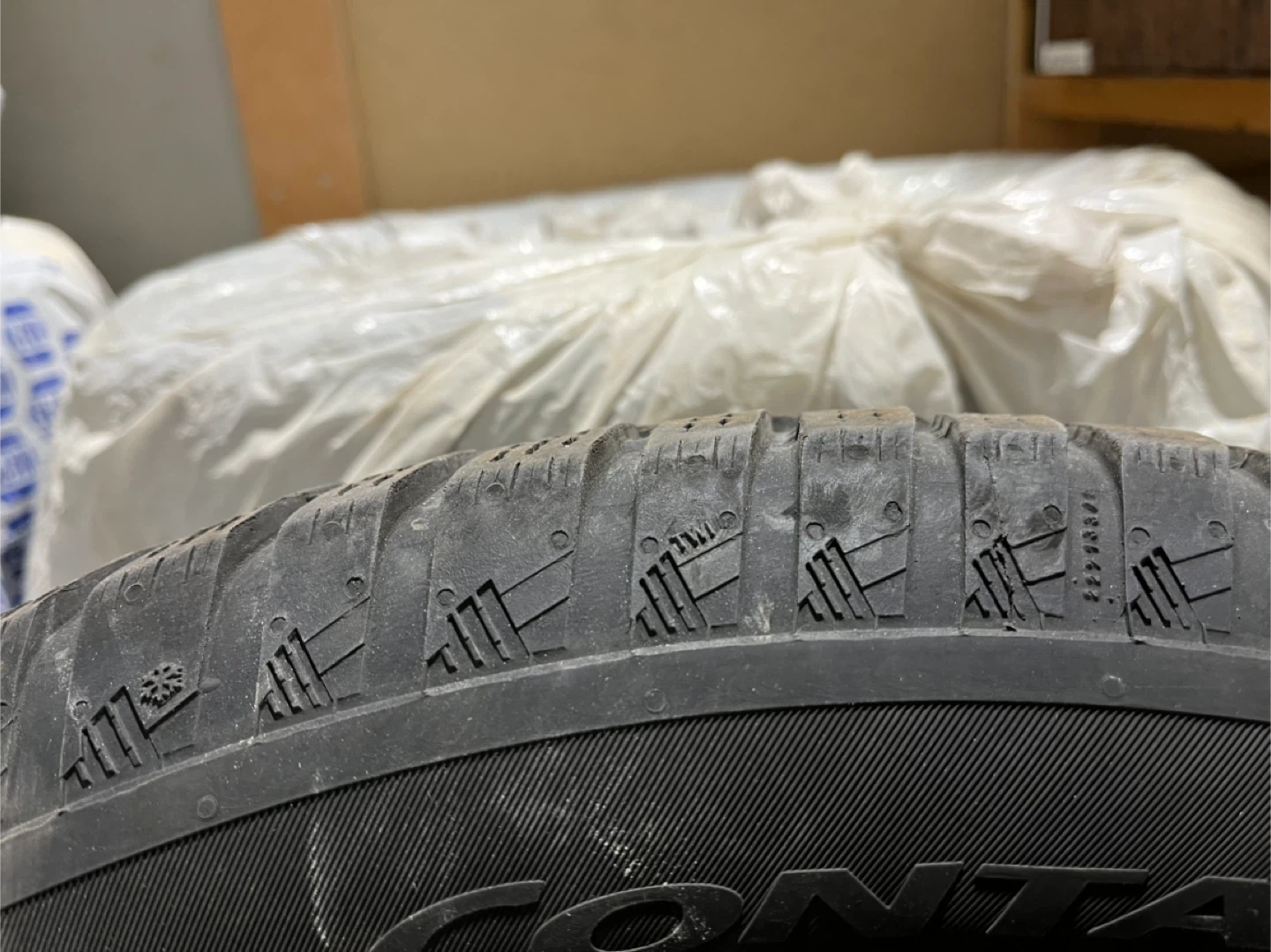 Continental WinterContact SI Plus Tire 215/70R16 - photo 4