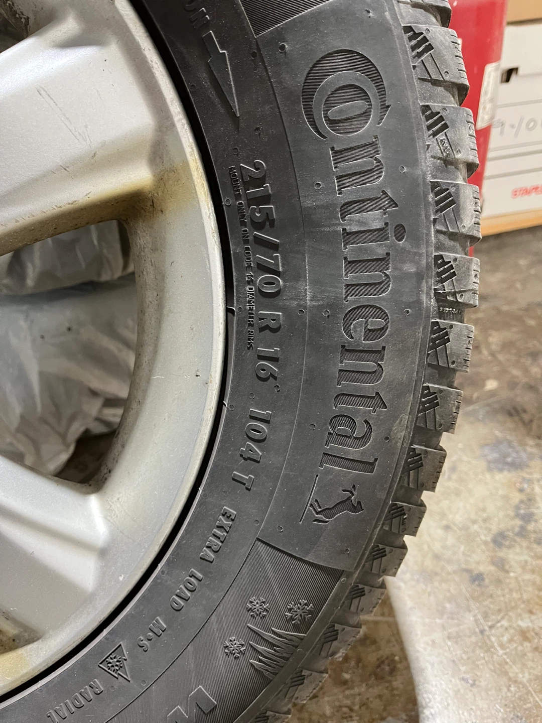 Continental WinterContact SI Plus Tire 215/70R16 - photo 3